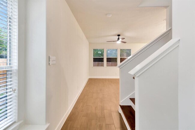 Building Photo - 131 Gallery Cove Ct
