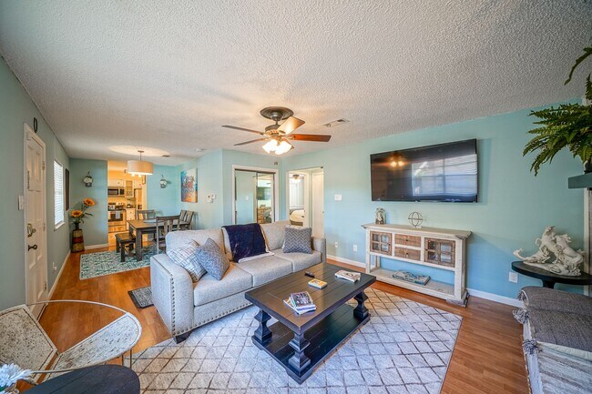 Building Photo - 125 Carl Dr