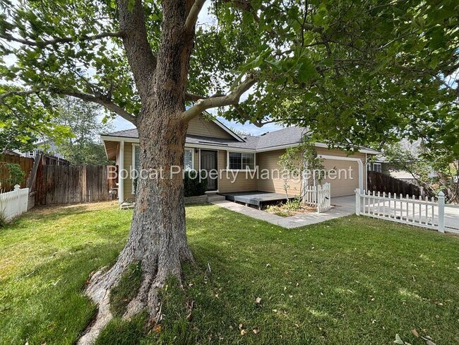 Building Photo - 1650 Walker Dr