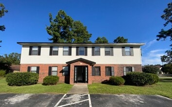 Building Photo - Welcome to Ravenwood Drive!