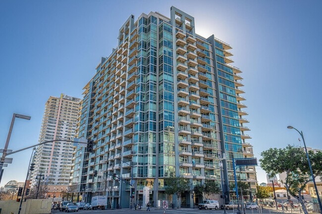 Building Exterior - 1080 Park Blvd