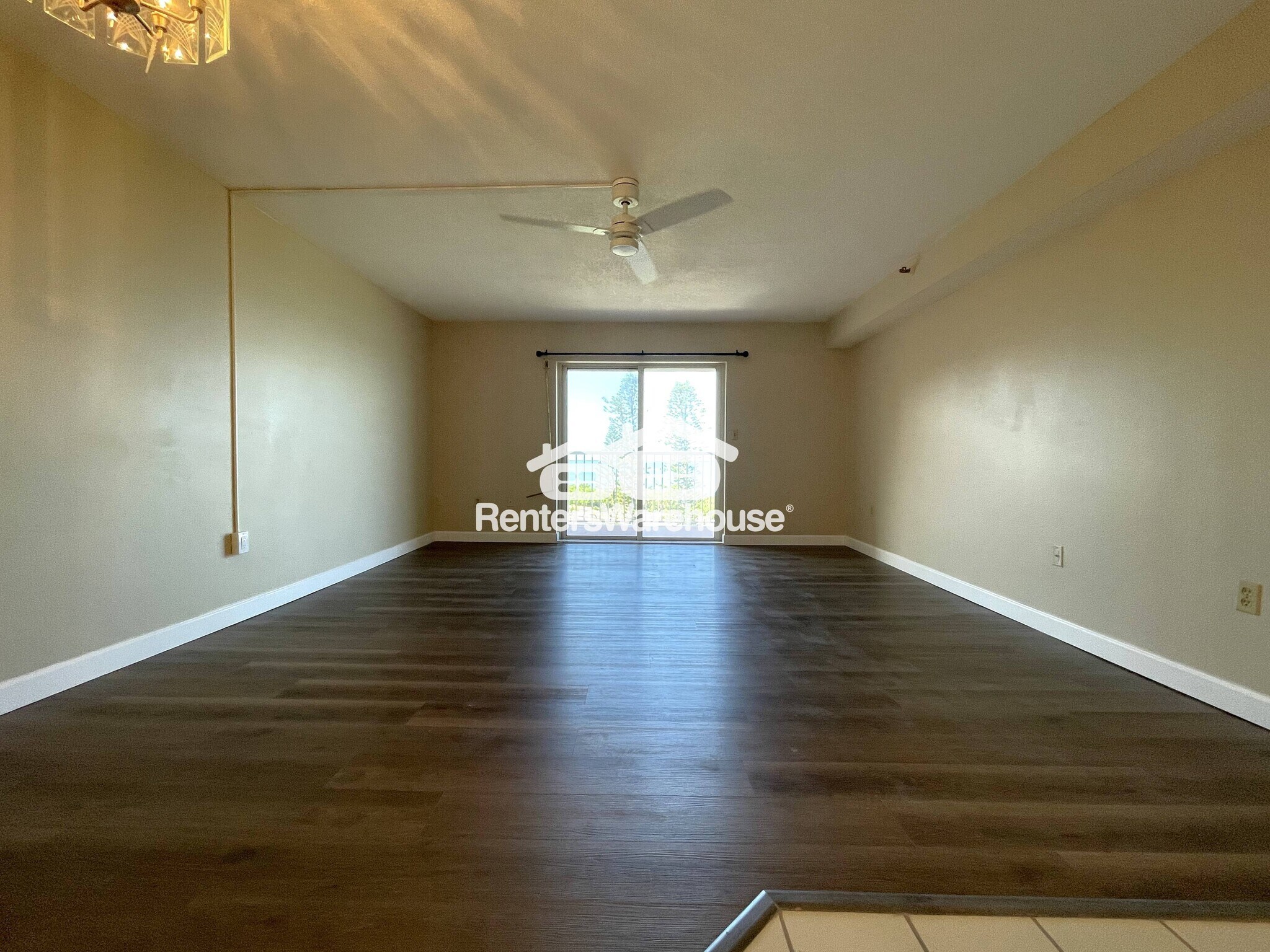 Building Photo - 7430 Sunshine Skyway Ln S