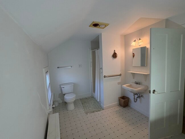 Building Photo - 477 Myers Rd