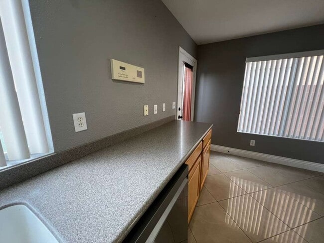 Building Photo - Must see 2 story 4 bed/3 bath home in the heart of SUMMERLIN