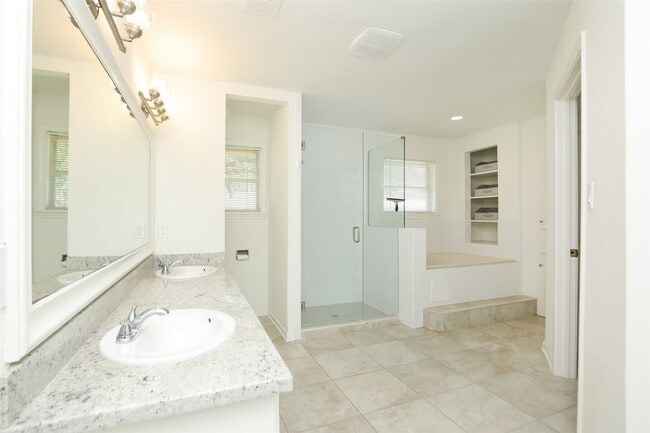 Building Photo - 4403 Omeara Dr