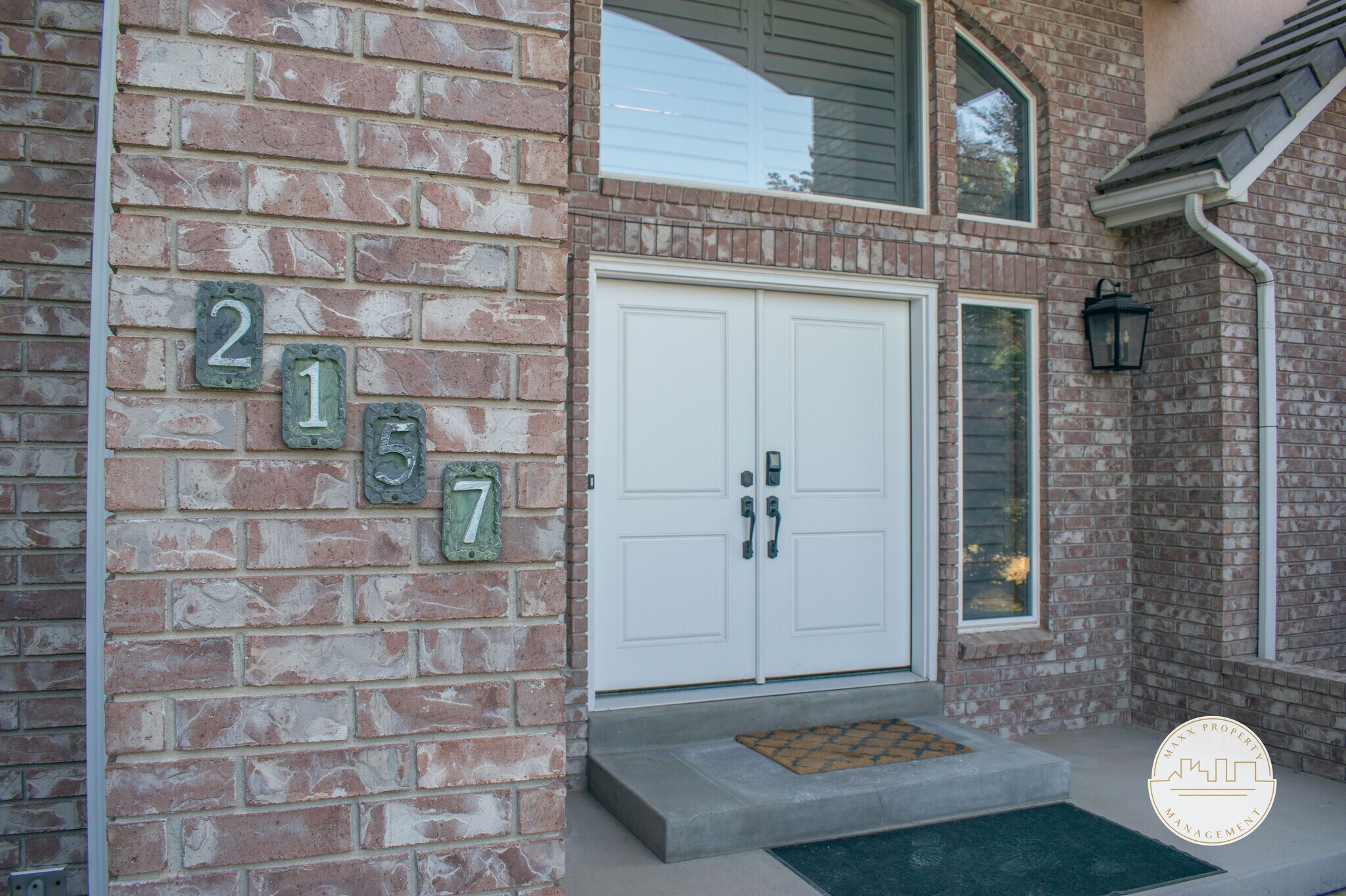 Building Photo - 2157 E Scenic Oaks Cv