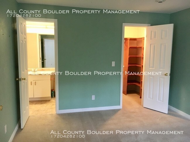 Building Photo - Spacious Powderhorn Condo with Loft