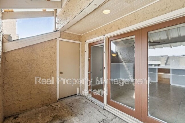 Building Photo - 5550 Spring Valley Rd