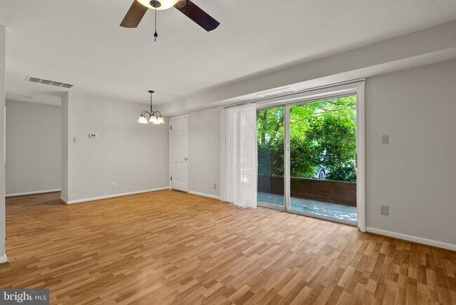 Building Photo - 12654 Dara Dr