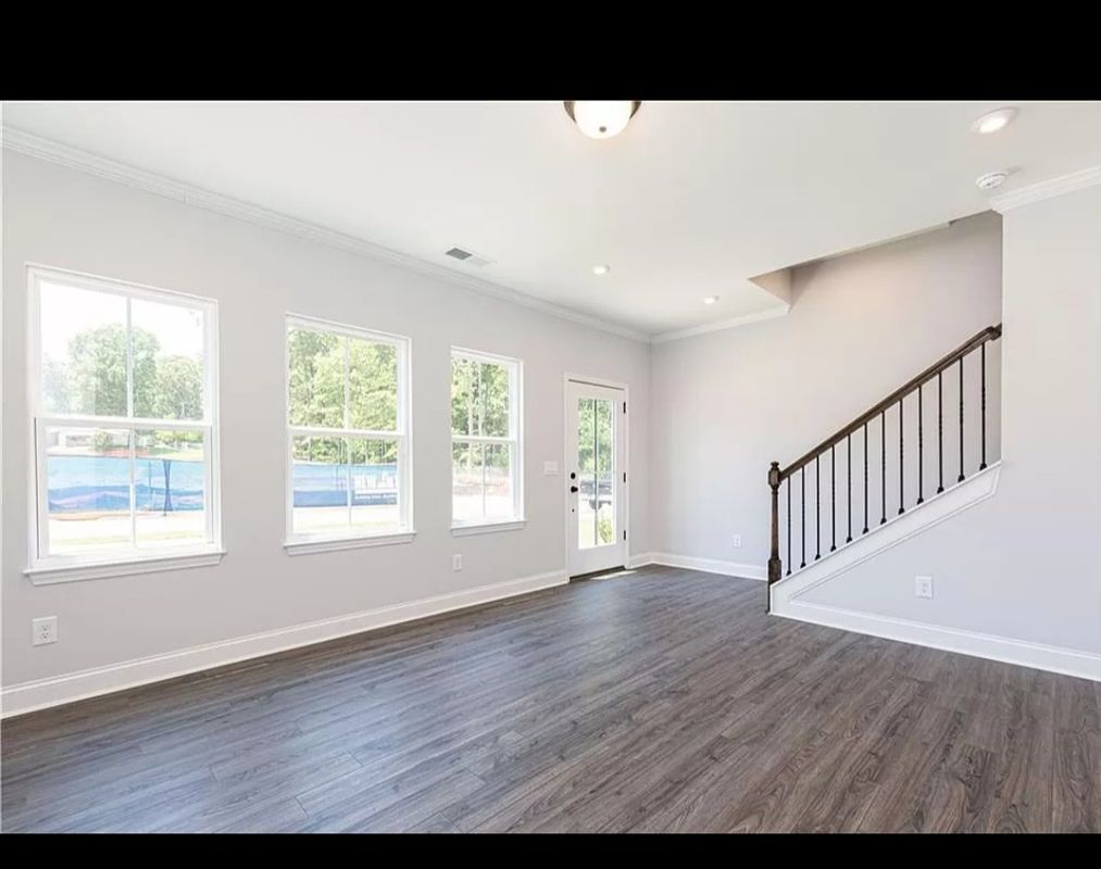 Building Photo - 913 Colton Dr