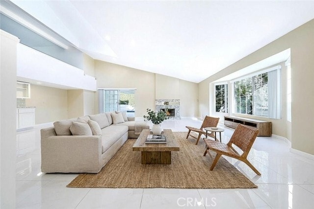 Building Photo - 2255 E Chevy Chase Dr