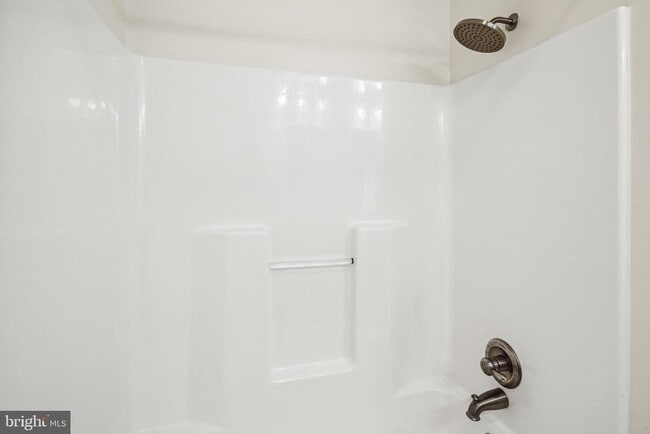 Building Photo - 396 Delmar St