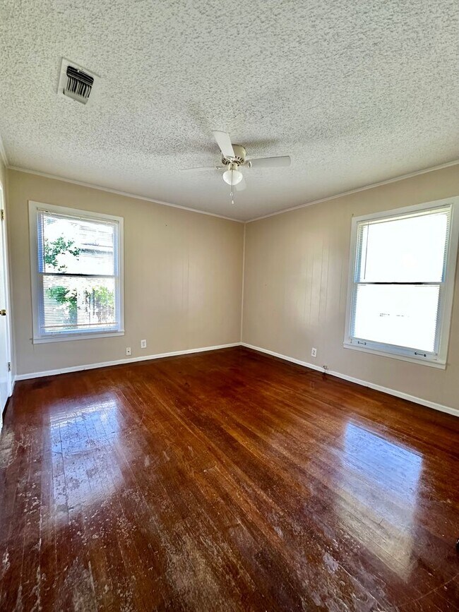 Building Photo - COMING SEPTEMBER 2026 | Cute 3-Bedroom Home in College Hills!