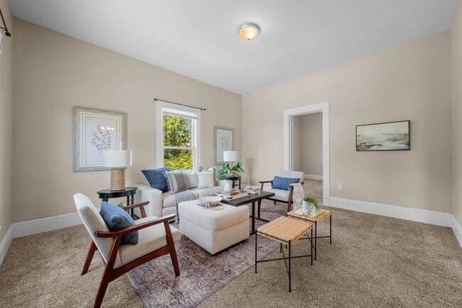 Building Photo - 2 or 3 bed/1 bath house in Indian Hills av...