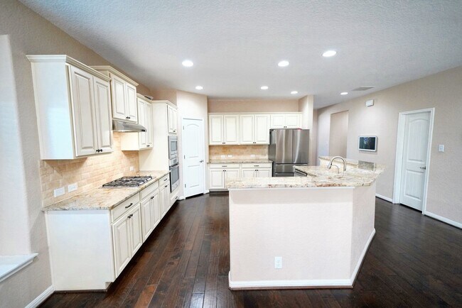 Building Photo - Executive 5-Bedroom Home in Coveted Crossvine Subdivision - Realtor Commission: $750