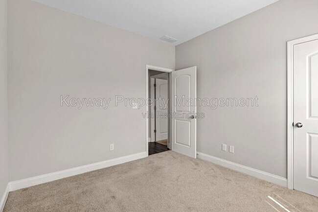 Building Photo - 214 Andrews Ln