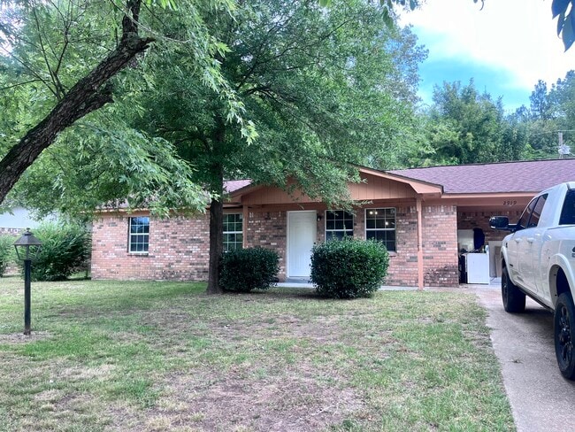 Building Photo - 2919 Beasley Dr