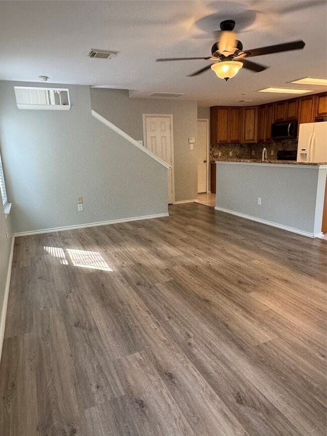 Building Photo - 226 S Walden Elms Cir