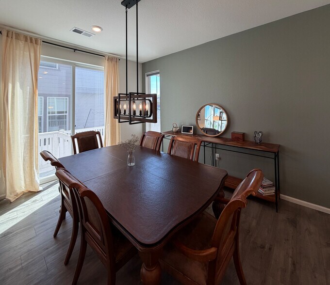 Building Photo - 2497 Winding Dr