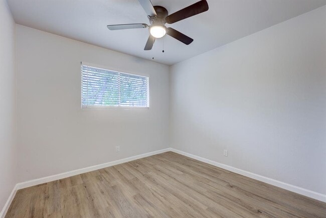 Building Photo - 5209 Purple Sage Dr