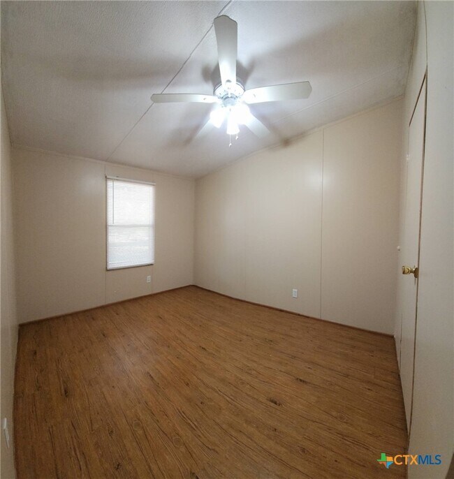 Building Photo - 590 Canal Ln