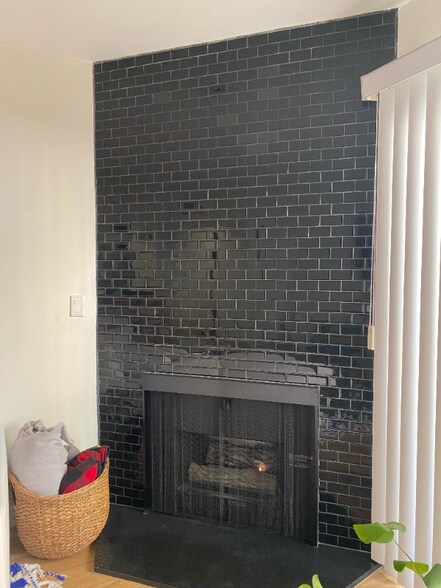 Building Photo - 11630 Chenault St
