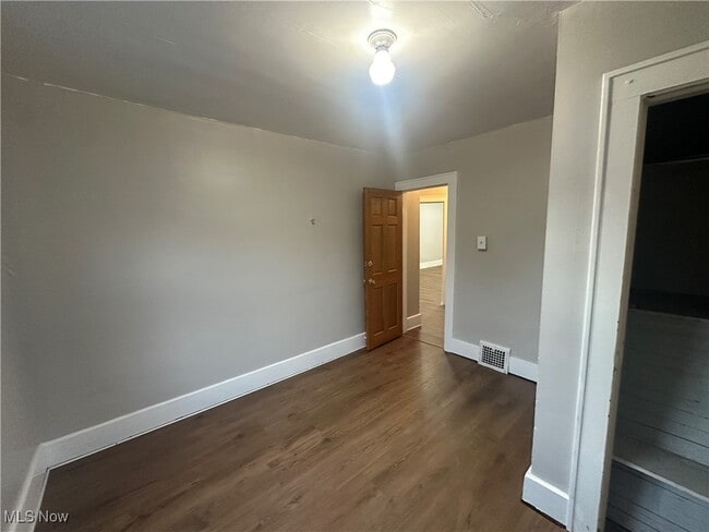 Building Photo - 523 Gage St