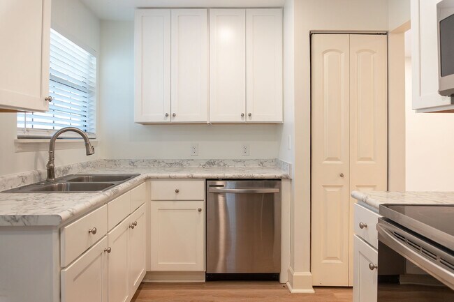 Building Photo - 2781 Grantham Ln