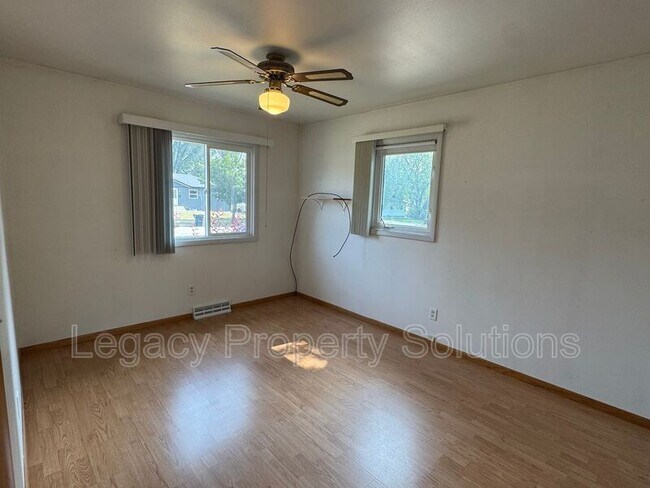 Building Photo - 2106 Assumption Dr