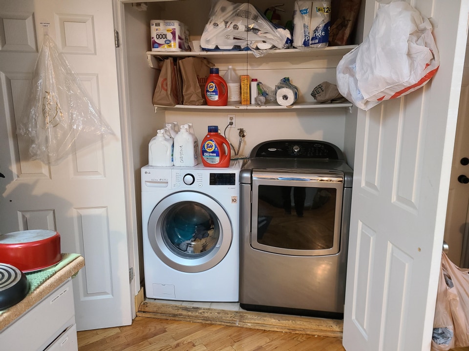 Laundry (in kitchen) - 476 E Acoma Rd