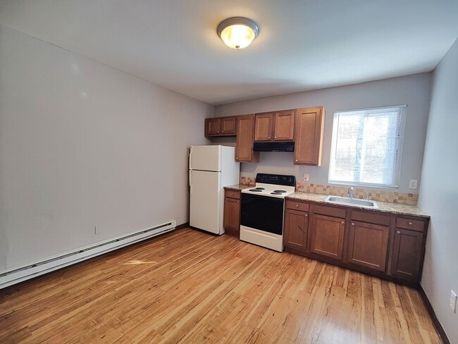 Building Photo - 2661 S 18th St