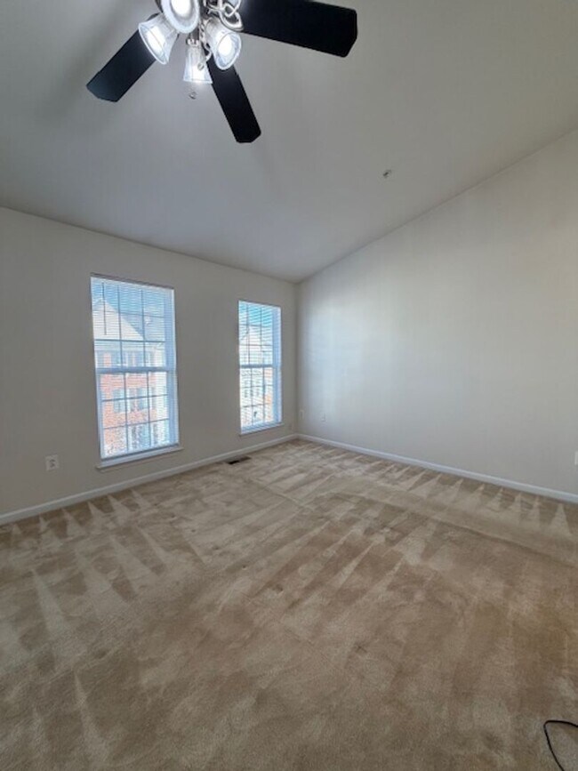 Building Photo - TASKERS CHANCE TOWNHOUSE FOR RENT