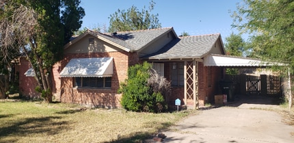 Building Photo - 2328 W Orange Dr