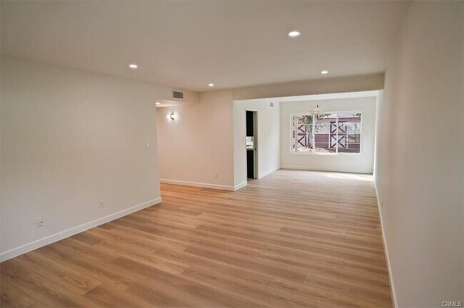 Building Photo - 1925 Parkside Ave