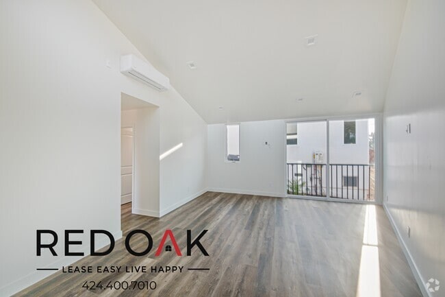 Building Photo - 2252 1/2 Cove Ave