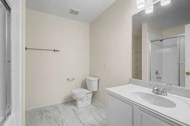 Building Photo - 1421 Knottingham Dr