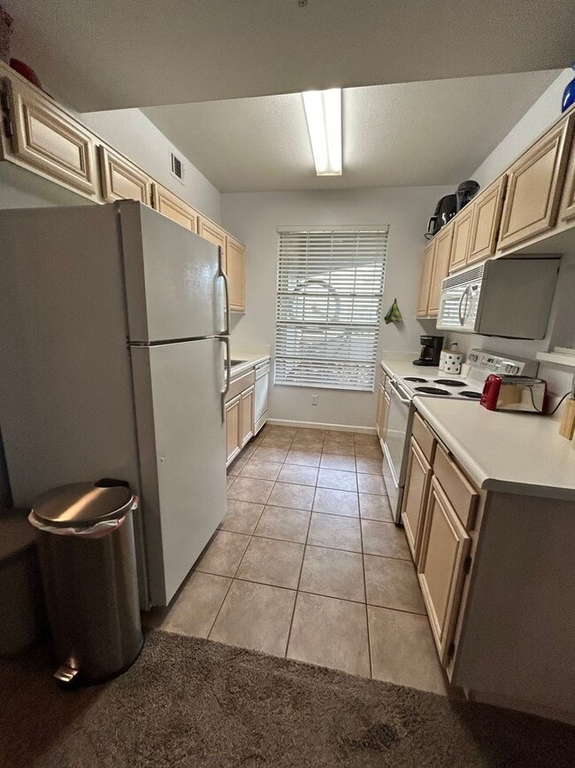 Building Photo - **AVAILABLE NOW*** One of the most desirab...