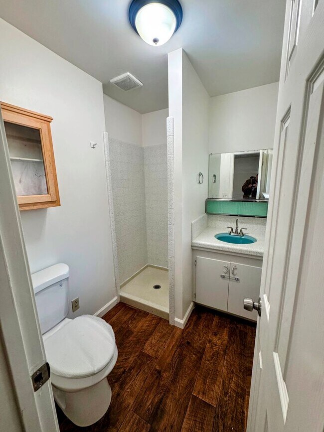 Building Photo - 3201 Springe St