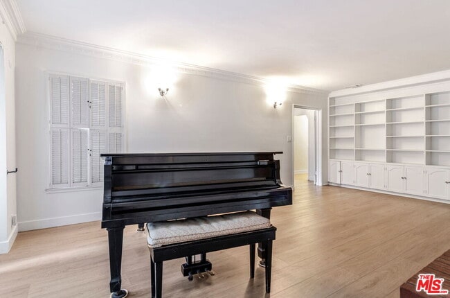 Building Photo - 2302 Bagley Ave