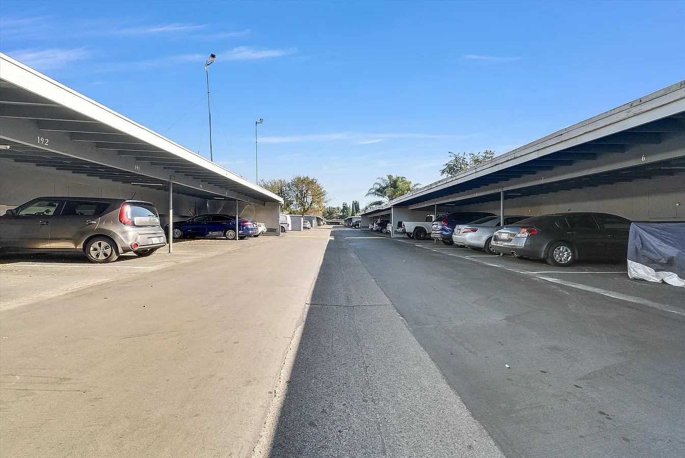 Building Photo - 1250 S Brookhurst St