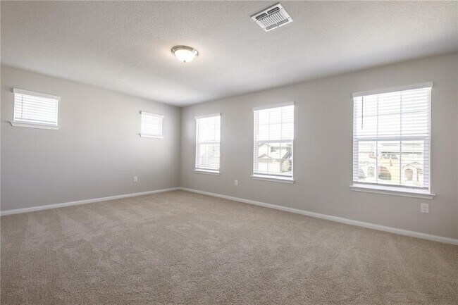 Building Photo - 13935 Belzer Dr