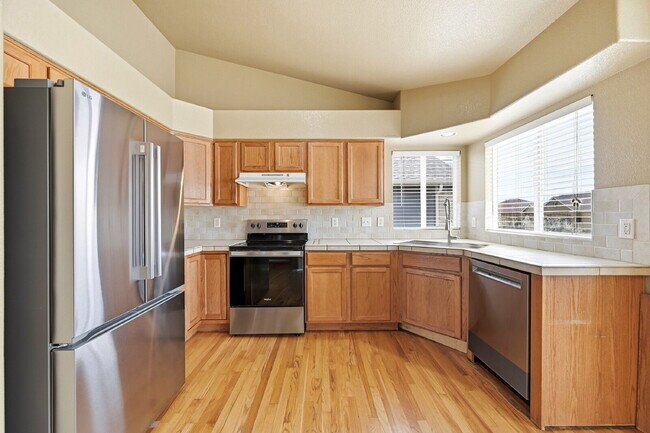 Building Photo - $2,645.95, 4 bed, 4 bath, located in Colorado Springs with a finished basement.