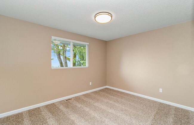 Building Photo - Snohomish Split level for Rent!