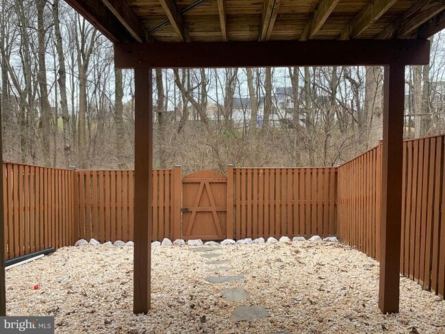 Building Photo - 3027 Mozart Dr