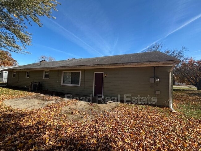 Building Photo - 110 N Heinkel Rd