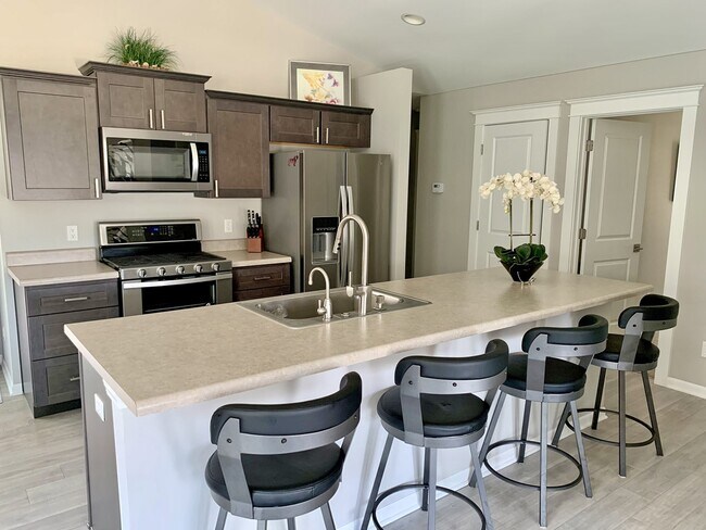 Building Photo - 104 Emerald Dr