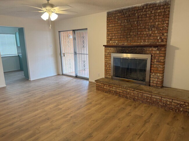 Building Photo - 12029 Brentwood Hills Blvd NE