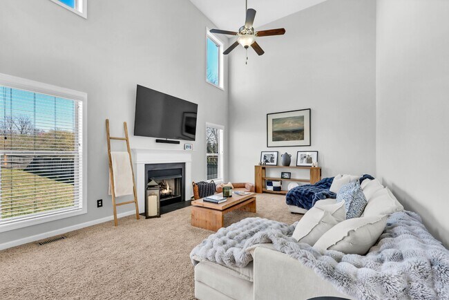 Building Photo - 3460 Oak Creek Dr