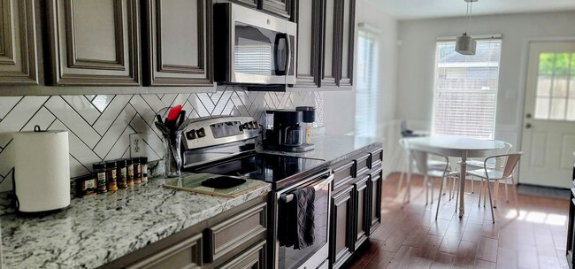 Building Photo - 4911 Pearce Lake Ct