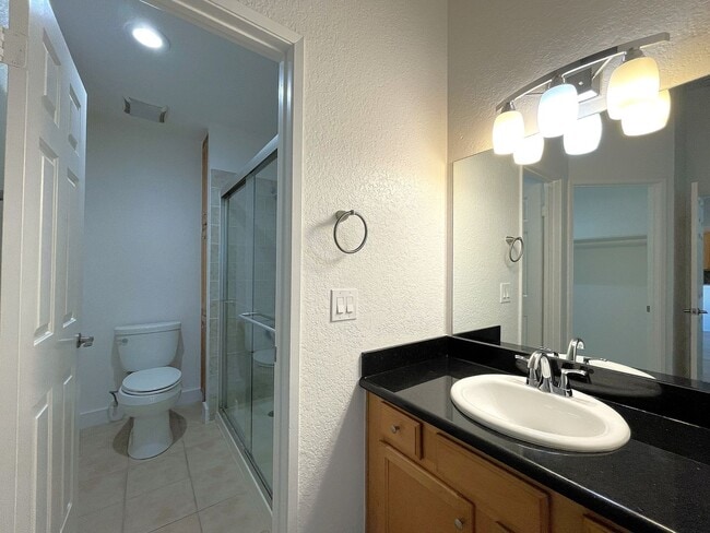 Building Photo - AVAILABLE NOW! 2 Bed 2 Bath Condo in Bermuda Dunes!